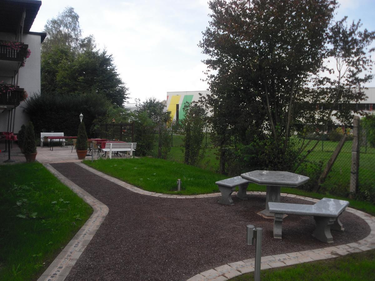 Hotel Saarland Lebach Exteriör bild