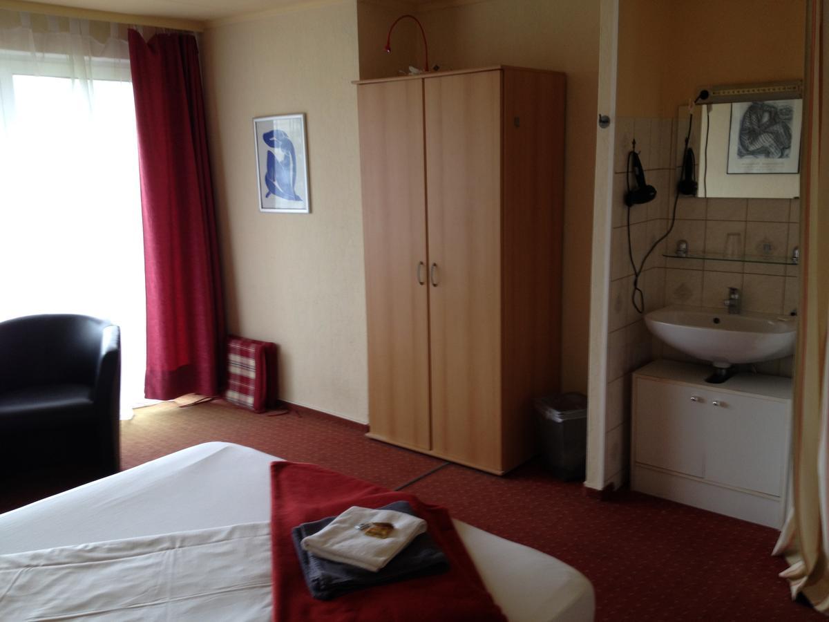 Hotel Saarland Lebach Exteriör bild